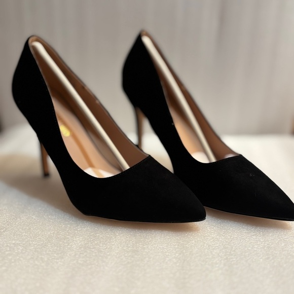 Shoes - Dream Paris Black Suede heels